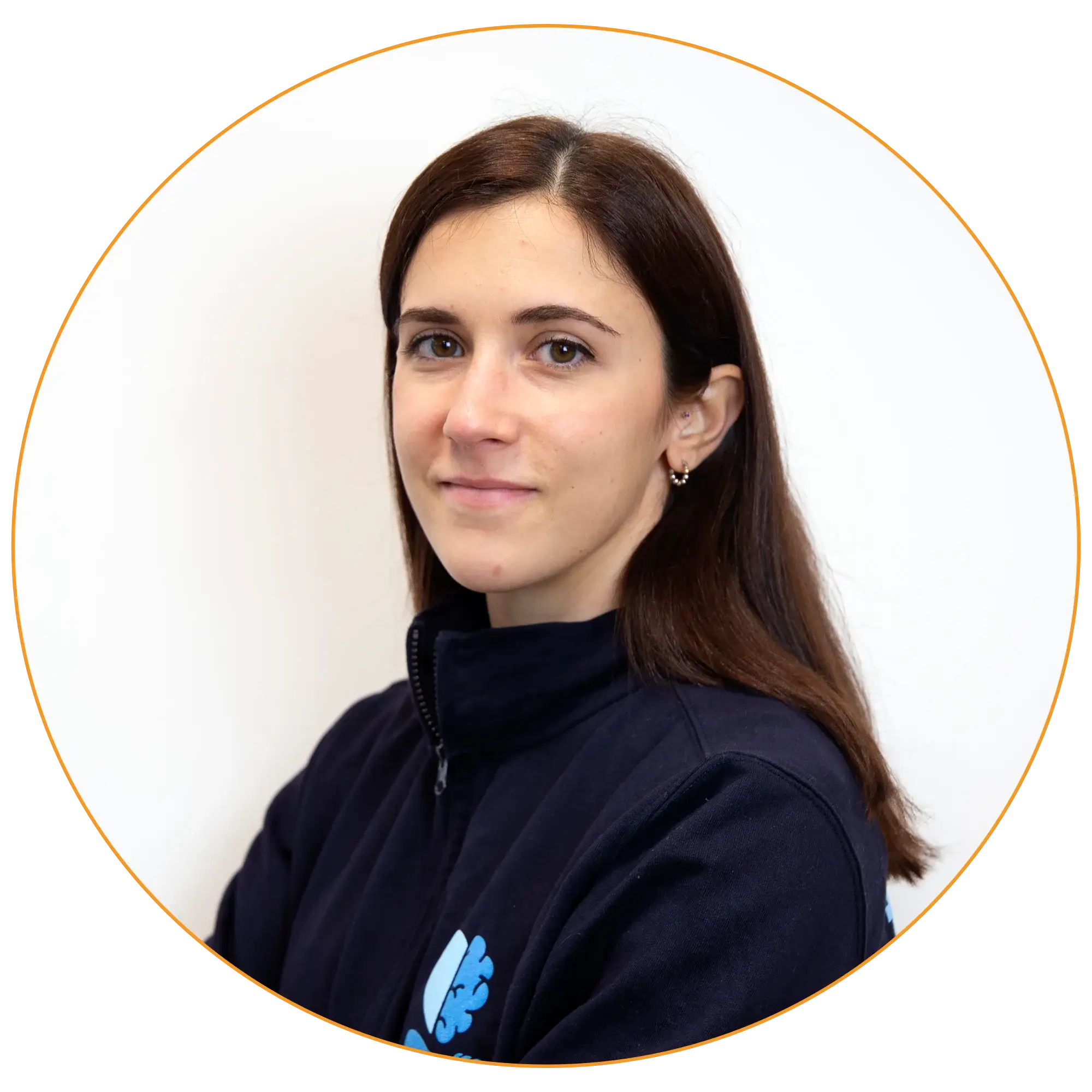 Scatto professionale della dottoressa Laura Lucchina, esperta in fisioterapia